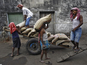 Incomes zoom, but jobs stagnate in informal sector
