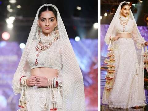 Designer duo Abu Jani Sandeep Khosla showcase 'My Blend, My Pride' with  Sara Ali Khan at Blenders Pride Fashion Tour 2019-20 - OnlineAndYou