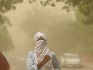 air pollution dust storm delhi
