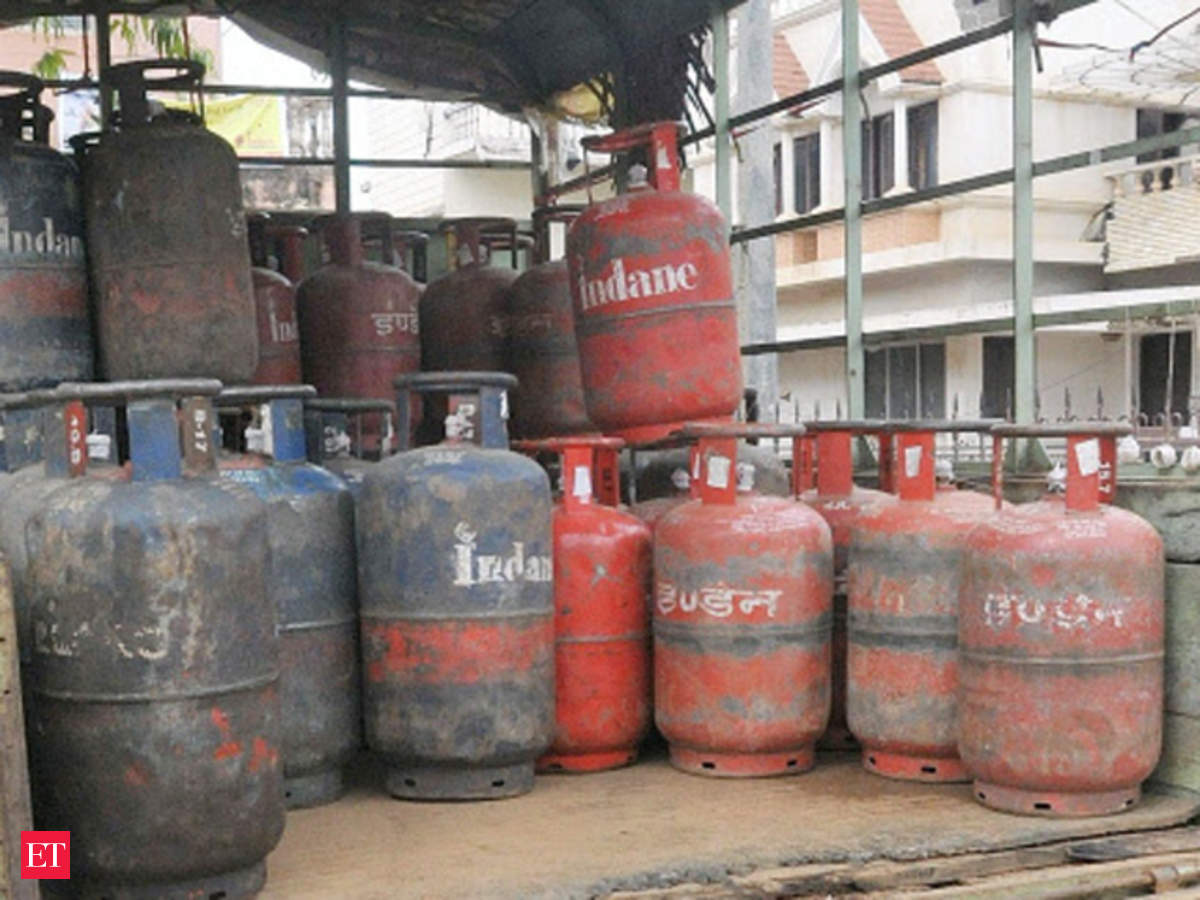 Lpg Lpg Prices To Be Hiked By Rs 4 Per Month As Centre Pushes To
