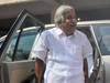 Oommen Chandy slams BJP/RSS for keeping mum on Rahul Gandhi attack