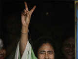 Mamata Banerjee displays the victory sign