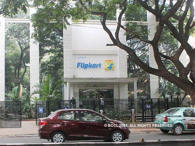 How is Flipkart targetting female buyers