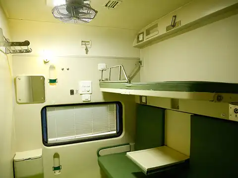 Mahamana Express schedule