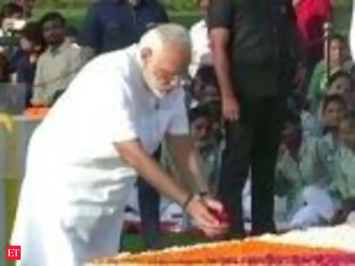 PM Modi pays tribute to Mahatma Gandhi on his 148th birth anniversary ...