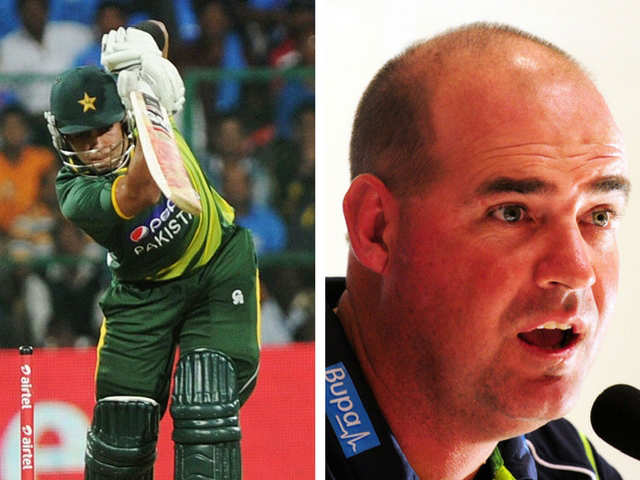 Umar Akmal vs Mickey Arthur