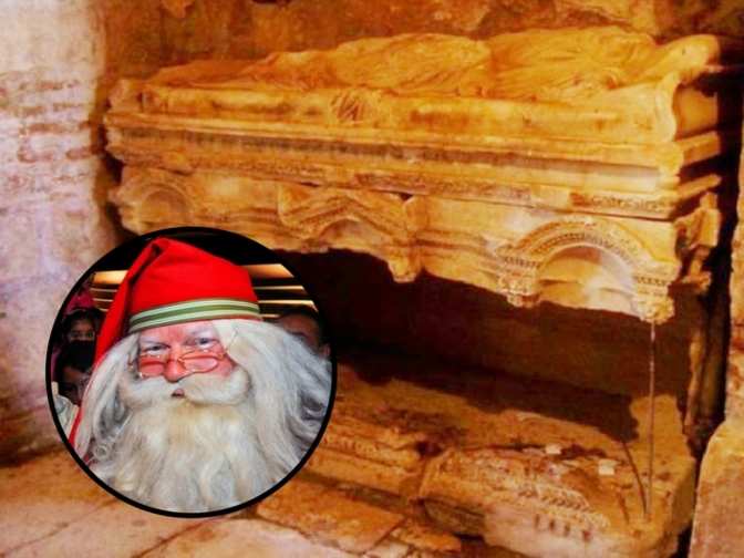 Christmas won't be the same! Santa Claus is dead and his tomb was