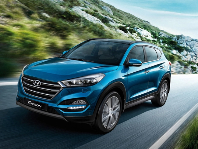 Hyundai SUV Tuscon: Hyundai rolls out premium SUV Tucson with 4WD at Rs