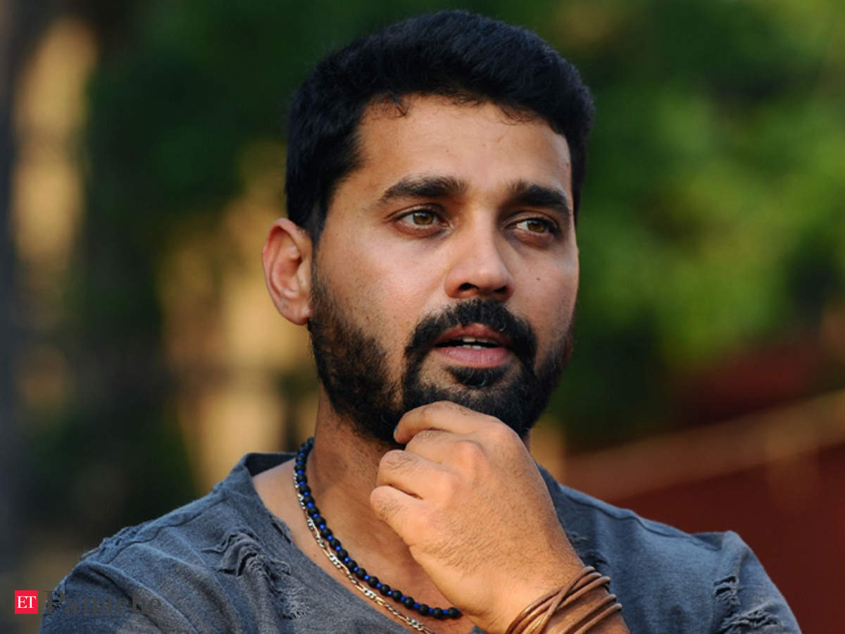 Murali Vijay Murali Vijay Is Hooked To Slacklining And Can T Get Enough Of It The Economic Times