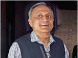 Indian-American Manoj Bhargava makes a power point