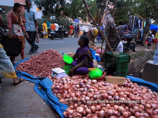 Govt imposes $850/tonne MEP on onion to boost local supplies