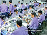 Diamond industry owners decide their employees vote