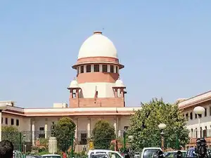 The CJI chastised the ruling class of raising the “trivial” to the “sublime” by its posturing. The CJI chastised the ruling class of raising the “trivial” to the “sublime” by its posturing.