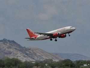 Jet, SpiceJet may bid for Air India, eye Maharaja's market share