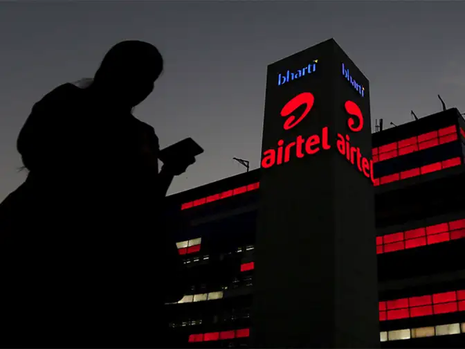 Bharti Airtel rises; Nomura India ups target to Rs 625