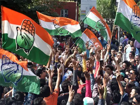 BJP loses Modi & Shah&rsquo;s hometowns