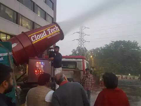 Anti-smog guns
