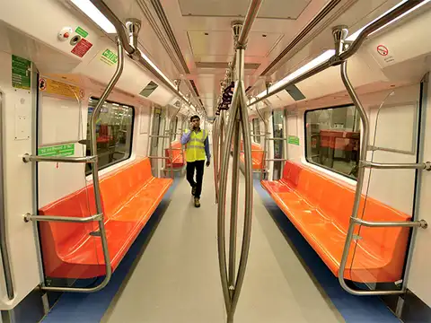 Coaches of Magenta Line