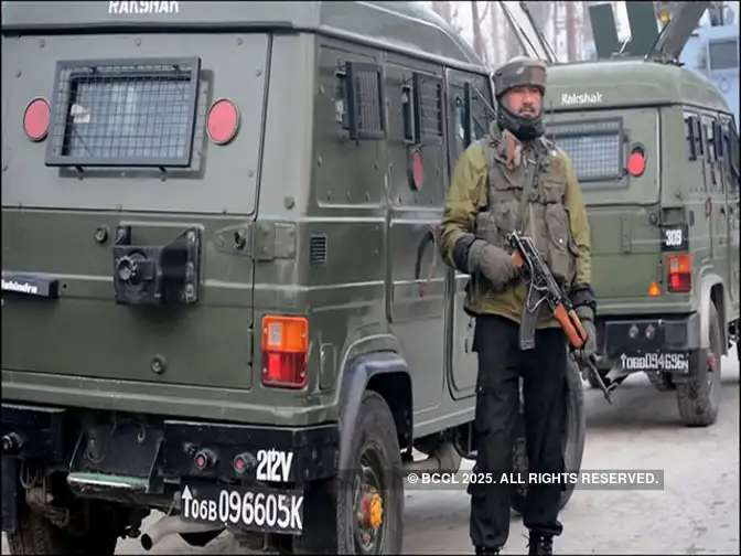 One CRPF man killed, three injured in ongoing Jaish Fidayeen attack in Kashmir