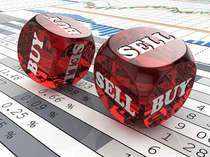 'BUY' or 'SELL' ideas from experts for Monday, 1 January 2018