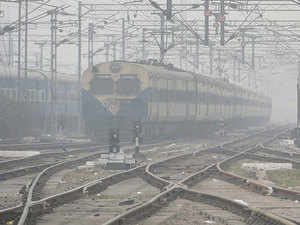 Fog delays trains