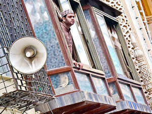 Darul Uloom Deoband asked to obtain permission for use of loudspeakers