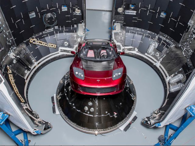Tesla Roadster Spacexs New Rocket Falcon Heavy Will Fly