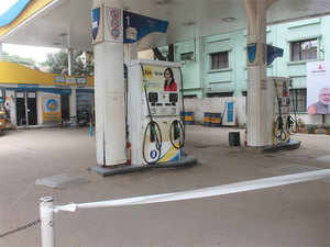 Diesel prices at record Rs 61.74/litre, petrol crosses Rs 71/litre