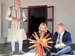 PM Narendra Modi-Bibi bonhomie on full display