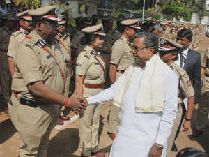 siddaramaiah-with-top-cops