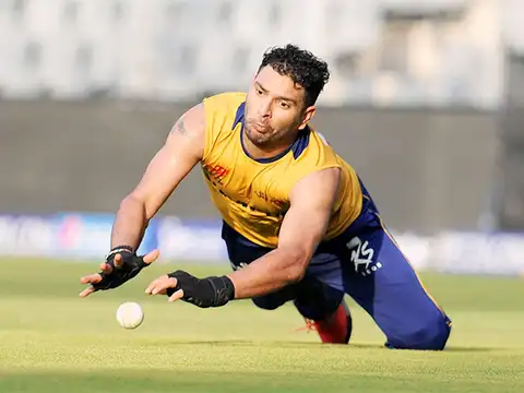 Yuvraj Singh (Delhi Daredevils, 2015)