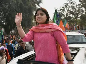 Poonam-Mahajan-