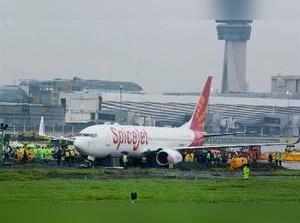 Mumbai : SpiceJet's Boeing 737 Aircraft, with 183 people on board, skidded off t...