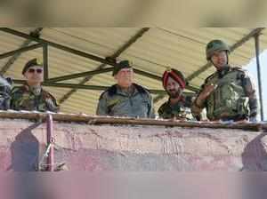 Rajouri: Chief of Army Staff, General Bipin Rawat, accompanied by Northern Army ...