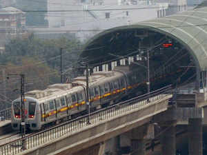These women bagged Rs 25 lakh picking pockets in metro