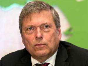 Tata Motors plans to complete new product portfolio by 2023-24: Guenter Butschek, CEO