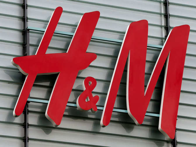 H&M plans to hire 800 in 2018, expand retail presence