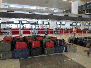 Chaos at Delhi Airport due to delays during baggage check-in