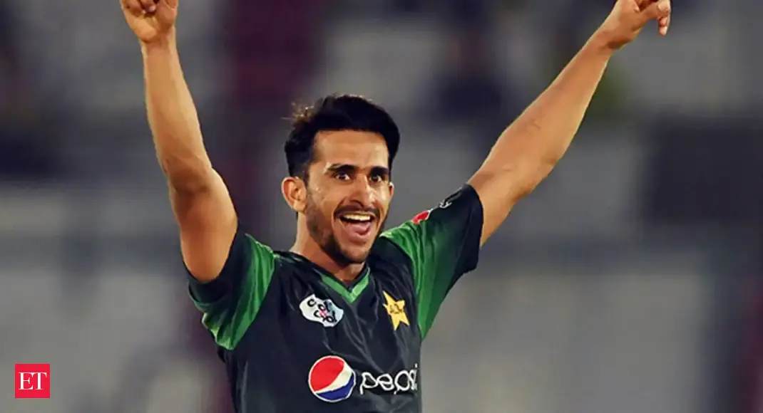 Watch Pak Cricketer Hasan Ali s Signature Moves At Wagah Border The 