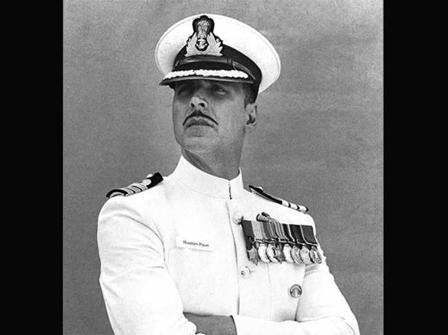 Akshay Kumar, Twinkle Khanna served legal notice for auctioning uniform from 'Rustom'