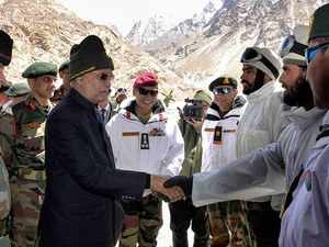 President visits Siachen base camp to express gratitude to soldiers
