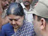 Sasikala slaps legal notice on her brother Dhivakaran