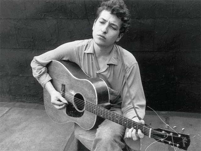 Bob Dylan Birthday Bob Dylan Turns 77 The Tambourine Man S Many Avatars The Economic Times