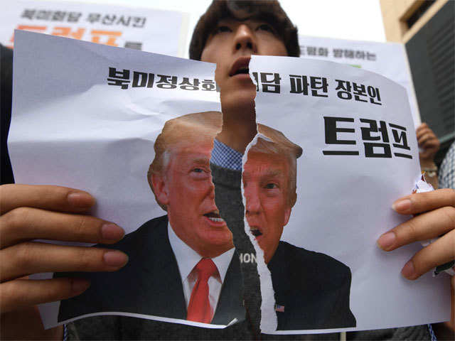 Trump booed in Seoul