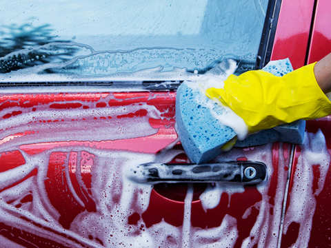 Nissan's innovative carwash foam saves water in India
