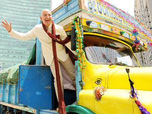 Jeff Bezos Amazon India Jeff Bezos Wishes Indian Customers On Fifth Anniversary Offers Cashbacks