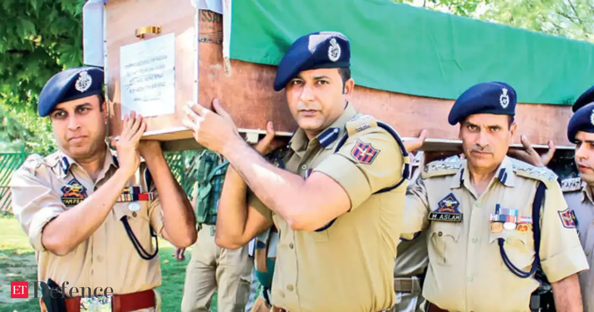 2 cops killed, 10 injured in J&K’s twin militant attacks - The Economic ...