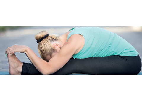 How to do Paschimottanasana (Seated Forward Bend) & Steps, Precautions &  Benefits.