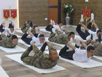 Indian, Chinese soldiers do yoga together in Ladakh