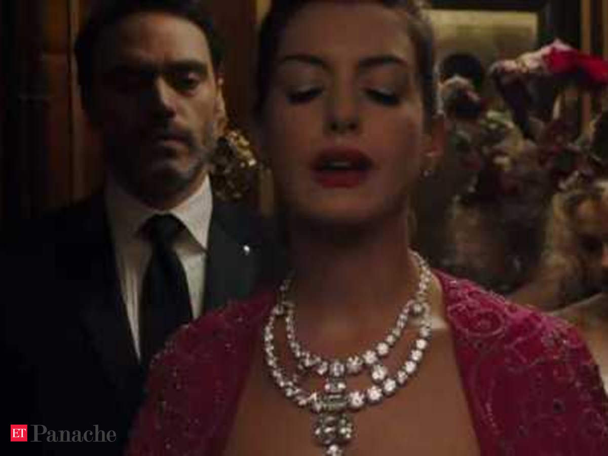 Oceans 8 Stunning Cartier Necklace In Ocean S 8 Has An India Connect The Economic Times